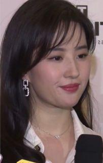 娱乐吃瓜酱对于女朋友精修图